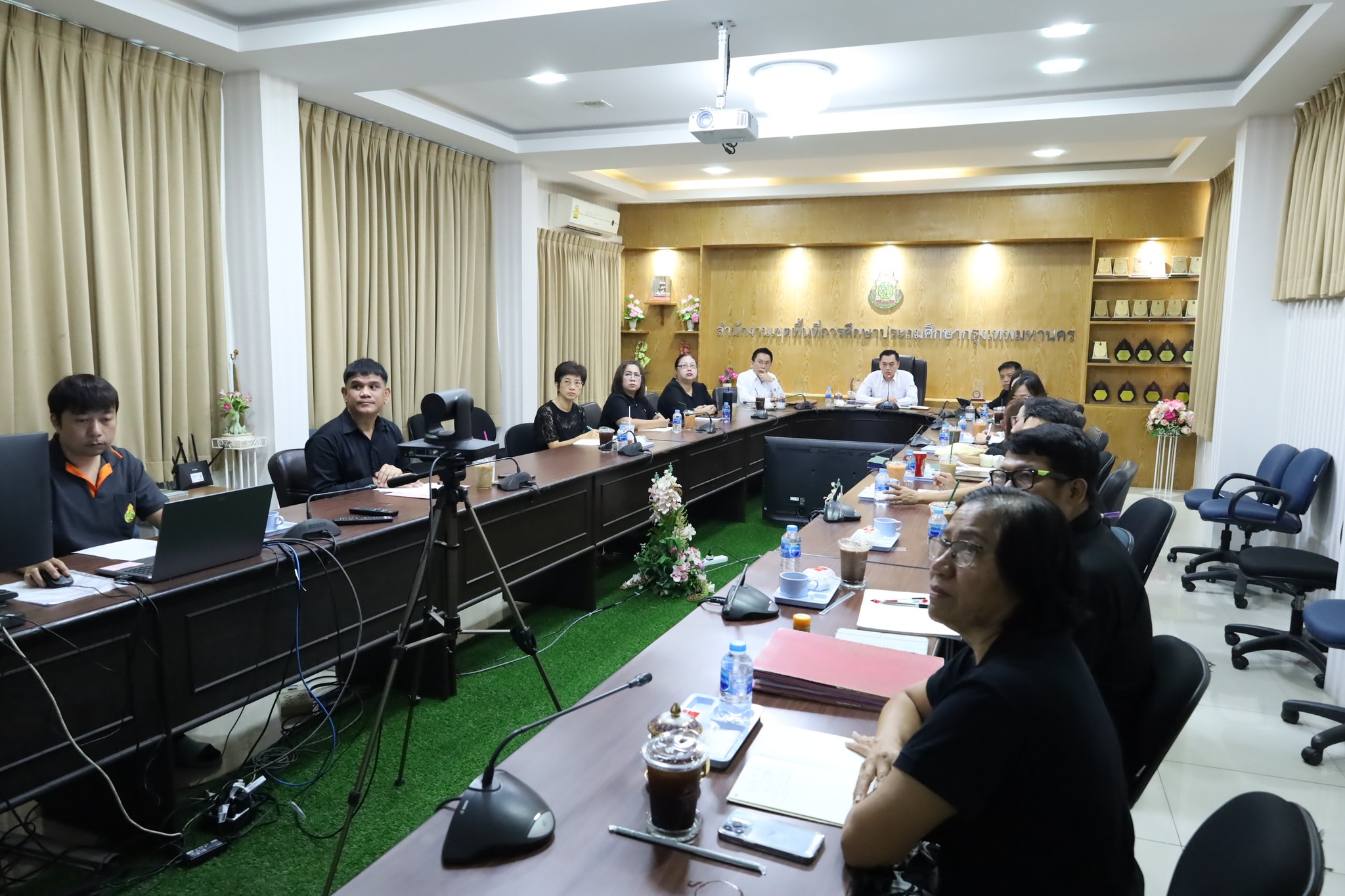 ร่วมรับชมรายการ “พฤหัสเช้า ข่าว สพฐ.” ครั้งที่ 21/2569 และประชุมผู้บริหาร สพป.กรุงเทพมหานคร