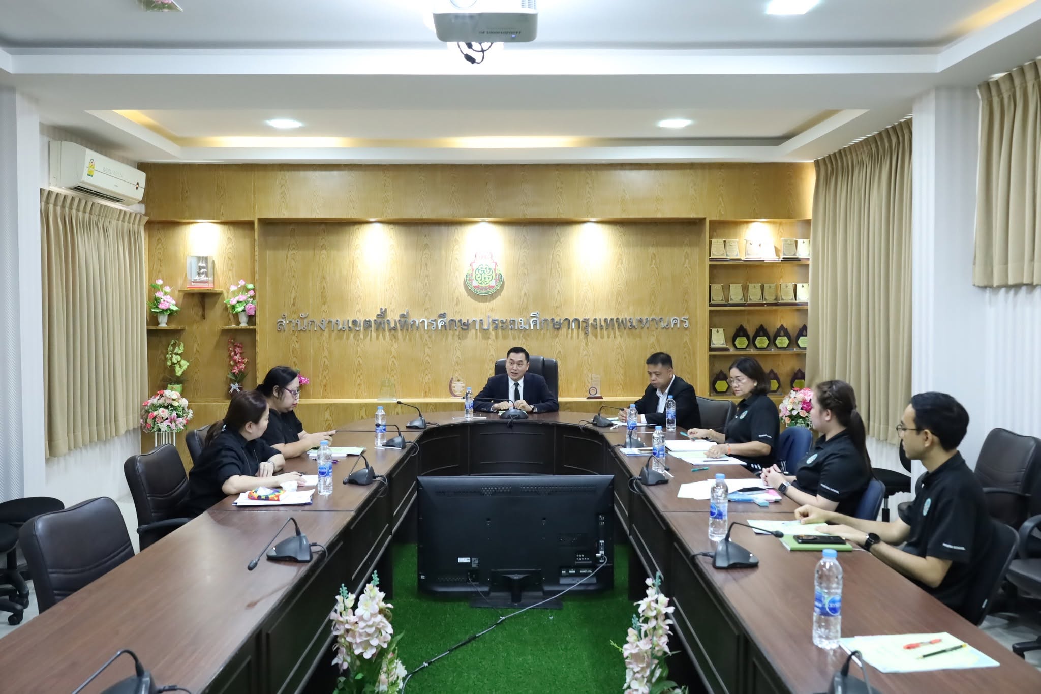 ประชุมคณะกรรมการจัดงานพิธีรับพระราชทานเครื่องราชอิสริยาภรณ์ ชั้นสายสะพาย ประจำปี 2568