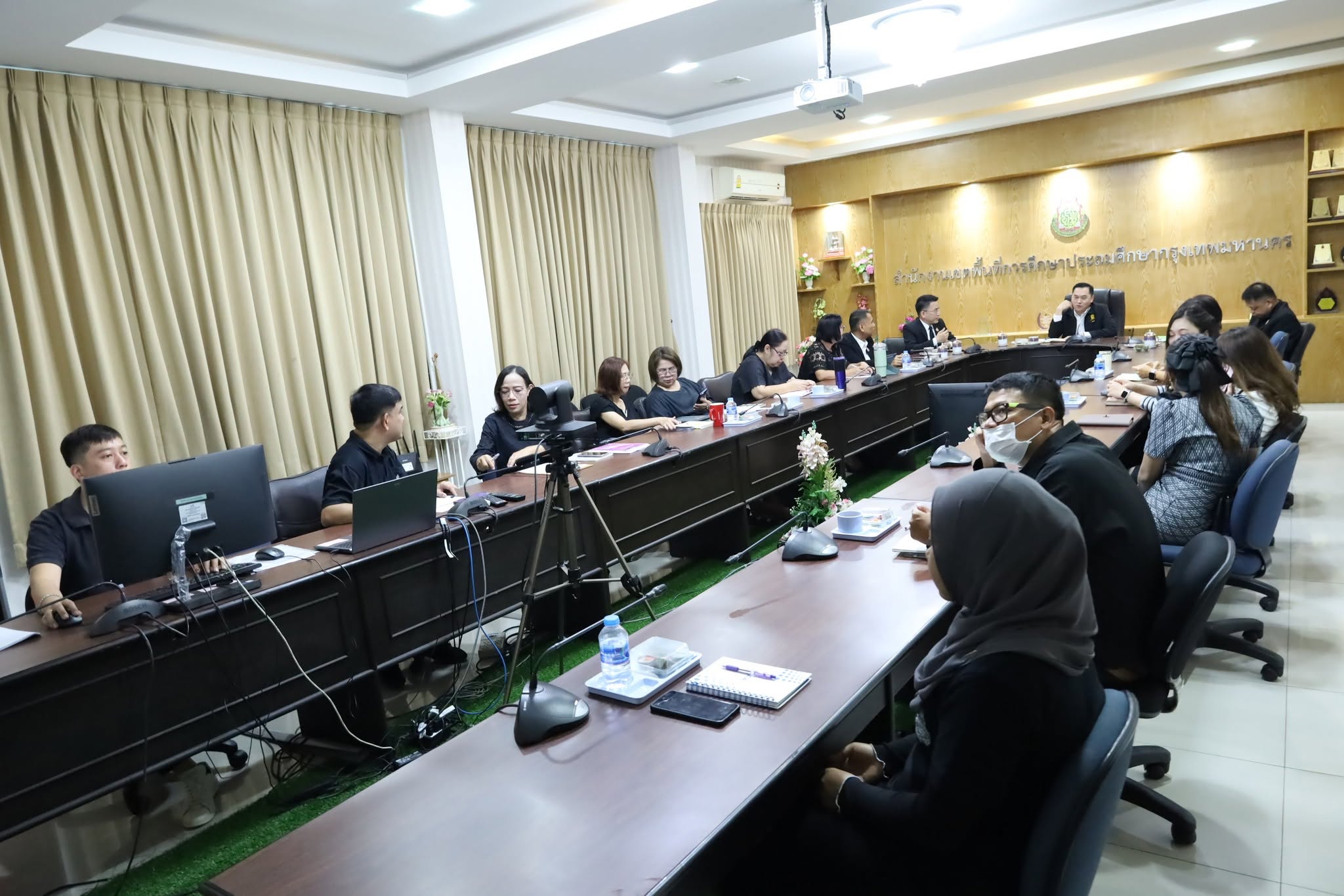 ร่วมรับชมรายการ “พฤหัสเช้า ข่าว สพฐ.” ครั้งที่ 23/2569 และประชุมผู้บริหาร สพป.กรุงเทพมหานคร