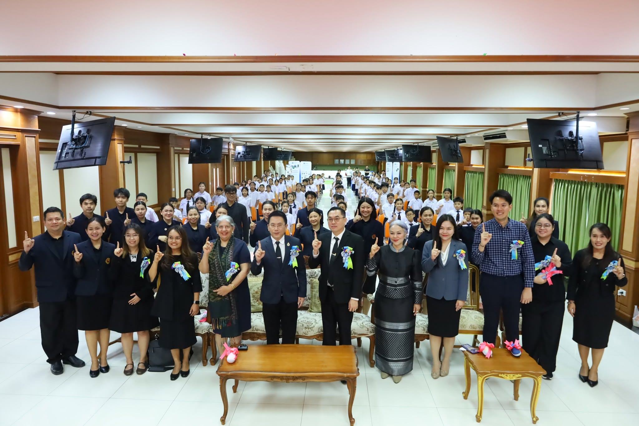การเยี่ยมชมโรงเรียนพระยาประเสริฐสุนทราศรัย (กระจ่าง สิงหเสนี) การใช้สื่อการเรียนรู้ SOO ภายใต้โครงกา…