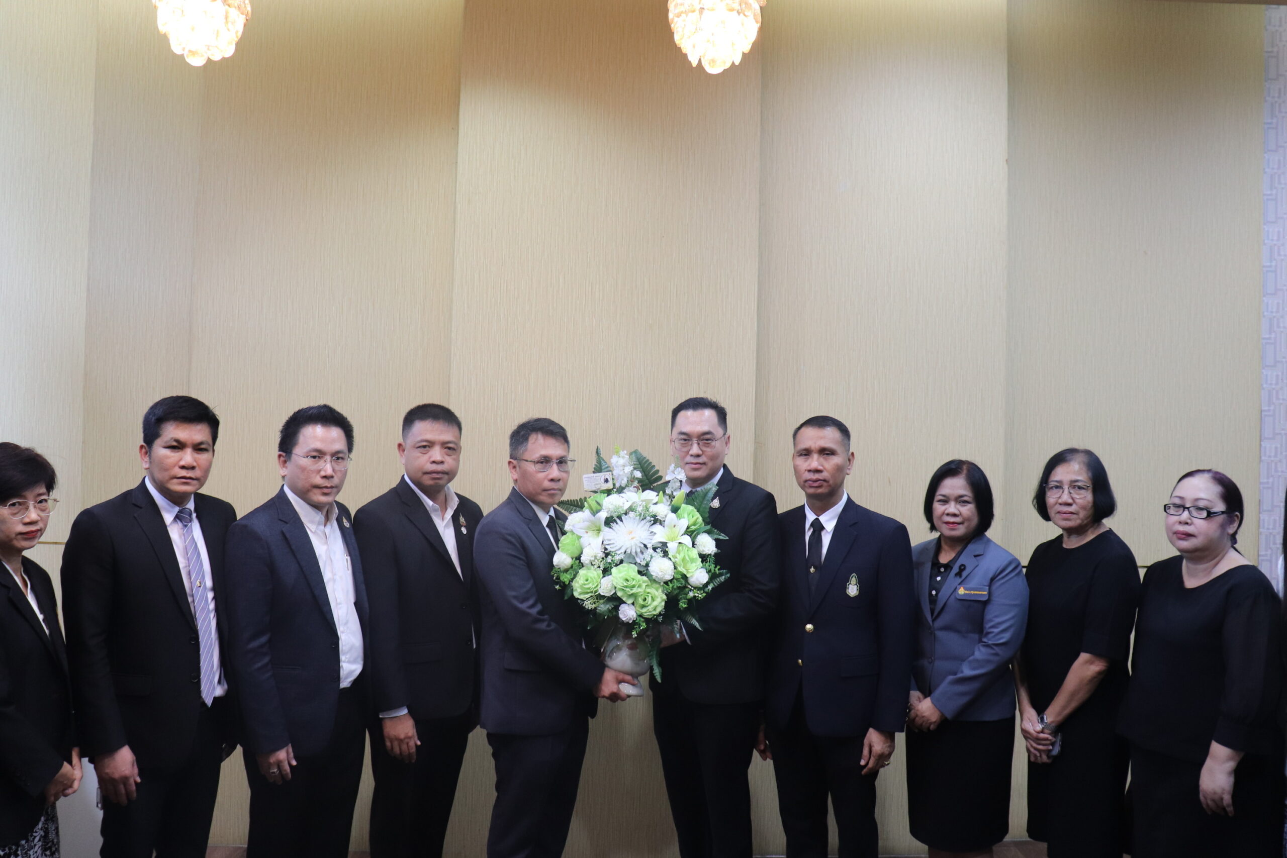 ร่วมแสดงความยินดีกับ ดร.ธนู ขวัญเดช เข้ารับตำแหน่ง เลขาธิการคณะกรรมการการศึกษาขั้นพื้นฐาน